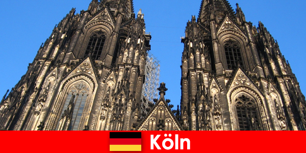 Les vacanciers allemands avec des enfants aiment voyager dans la ville de Cologne