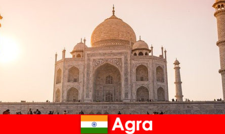 Complexes de palais impressionnants à Agra en Inde est une astuce de voyage pour les vacanciers