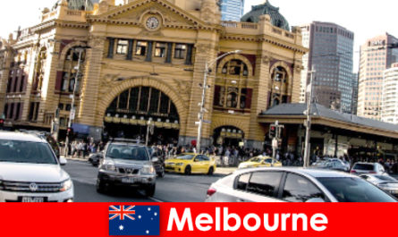 Le plus grand marché en plein air de Melbourne dans l'hémisphère sud, un lieu de rencontre pour les étrangers