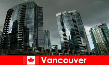 Pour les étrangers, Vancouver au Canada est toujours une destination pour les immeubles de grande hauteur imposants