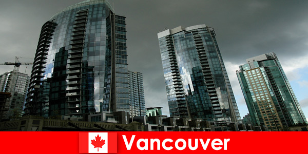 Pour les étrangers, Vancouver au Canada est toujours une destination pour les immeubles de grande hauteur imposants