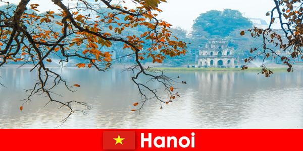 Le temple de la montagne de jade et le temple de la littérature de Hanoi Vietnam ravissent les touristes