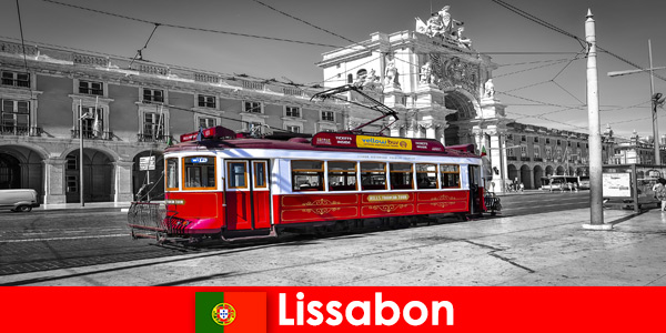 Lisbonne au Portugal les touristes la connaissent comme la ville blanche sur l'Atlantique