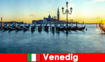 Lune de miel de rêve pour les couples dans la ville flottante de Venise Italie