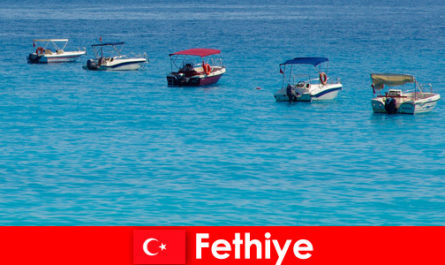 Turkey Blue Voyage et les plages de sable blanc attendent avec impatience les touristes à Fethiye pour se détendre