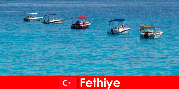 Turkey Blue Voyage et les plages de sable blanc attendent avec impatience les touristes à Fethiye pour se détendre