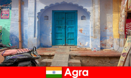 Voyage à l'étranger à Agra en Inde dans la vie de village rural