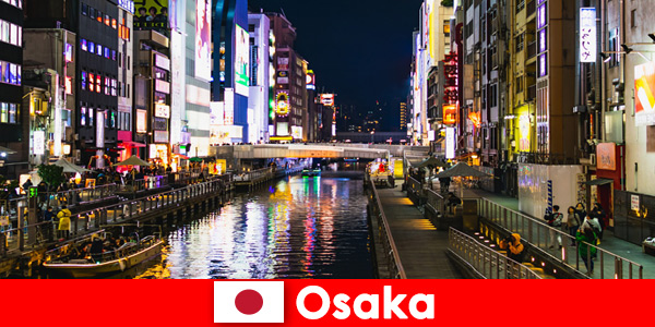 Des quartiers de divertissement et des délices attendent les voyageurs d'outre-mer à Osaka au Japon