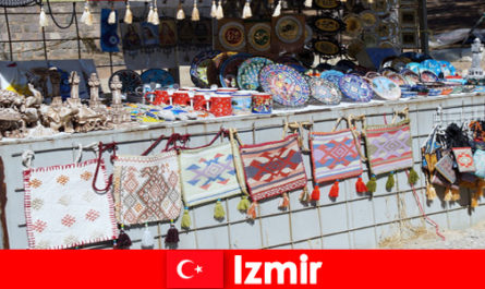 Expérience de promenade pour les étrangers dans les zones de bazar d'Izmir en Turquie