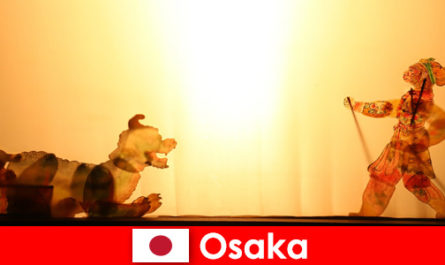 Osaka Japon emmène les touristes du monde entier dans un voyage de divertissement comique