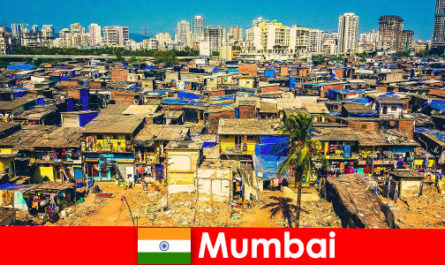 À Mumbai en Inde, les voyageurs découvrent les contrastes de cette ville merveilleuse