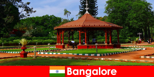 Les touristes de l'étranger peuvent s'attendre à de merveilleuses excursions en bateau et à de superbes jardins à Bangalore en Inde