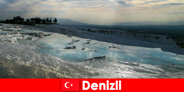 Vacances thermales pour touristes dans les sources thermales curatives de Denizli Turquie