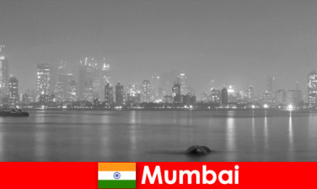 Le flair d'une grande ville à Mumbai en Inde pour les touristes étrangers avec une diversité à admirer