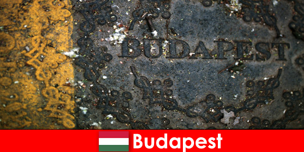 Voyage en Europe pour les vacanciers pour faire du shopping à Budapest Hongrie