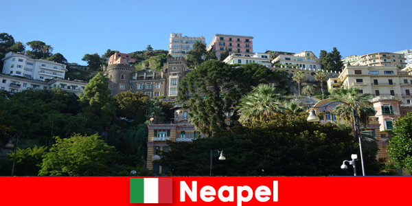 Naples en Italie est une ville tout droit sortie d'une carte postale