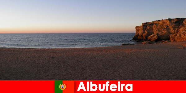 Des vacances amusantes à Albufeira au Portugal pour les touristes sportifs avec de nombreuses activités et une alimentation saine