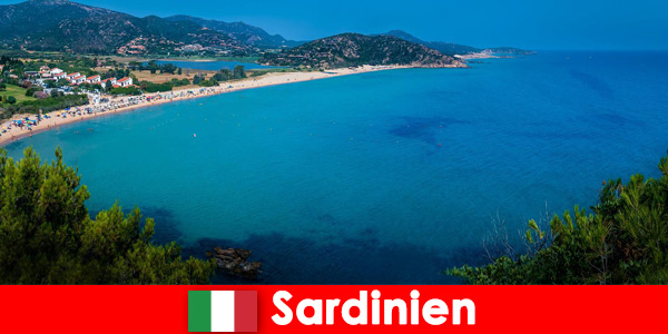 Des plages fantastiques attendent les touristes en Sardaigne Italie