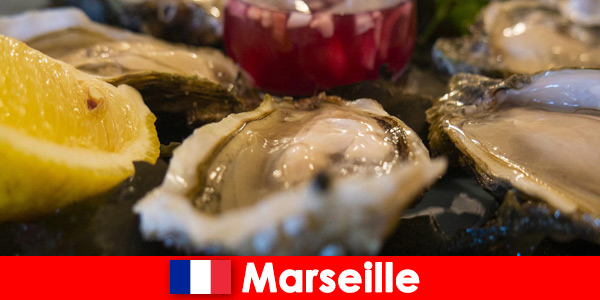 Dégustez des fruits de mer fraîchement pêchés et le flair spécial de Marseille France
