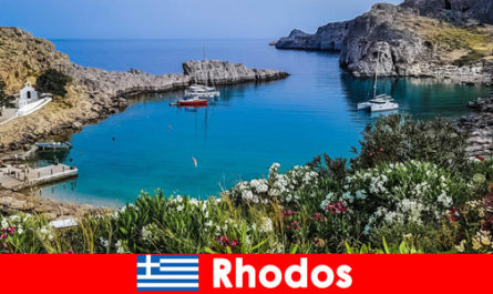 Les routards découvrent la nature de près à Rhodes en Grèce