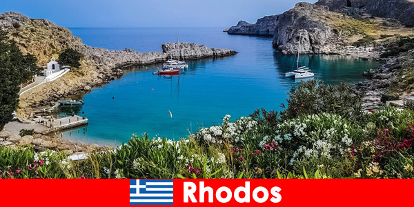 Les routards découvrent la nature de près à Rhodes en Grèce