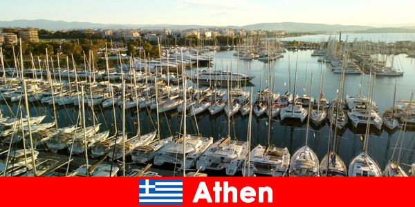 Le port d'Athènes en Grèce est toujours un pôle d'attraction pour les vacanciers