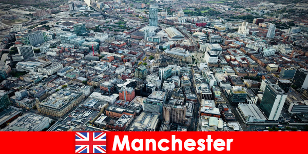 Les jeunes expatriés aiment et vivent à Manchester en Angleterre