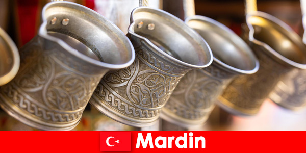 Shopping et restauration sur les marchés orientaux de Mardin Turquie