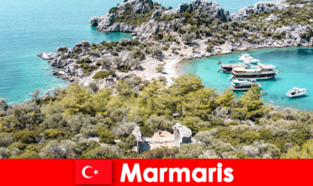 Plage ensoleillée et voyage bleu attendent les vacanciers à Marmaris Turquie