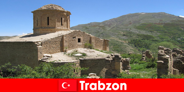 Les ruines antiques et les sites chargés d'histoire fascinent tout le monde à Trabzon Turquie