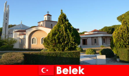 Des vacances à la plage avec de nombreuses activités combinent les invités à Belek Turquie