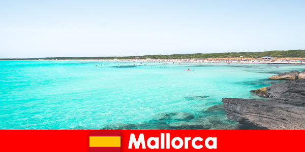 De superbes baies et une eau cristalline pour se baigner à Majorque en Espagne
