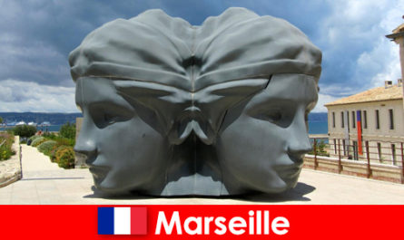Marseille en France surprend les étrangers avec beaucoup de culture et d'art
