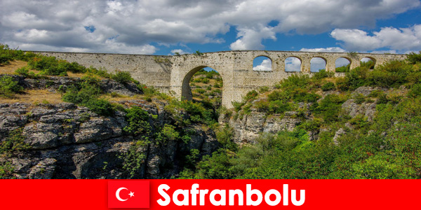 Le tourisme culturel à Safranbolu Turquie est toujours une expérience pour les vacanciers curieux