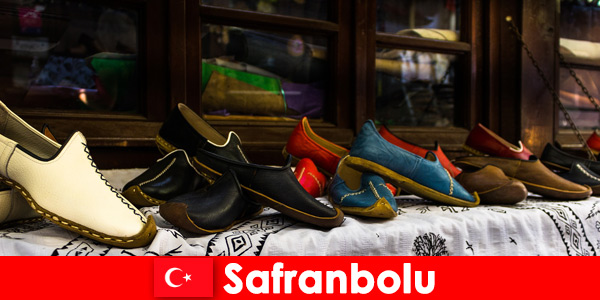 L'artisanat oriental et l'hospitalité attendent les étrangers à Safranbolu Turquie
