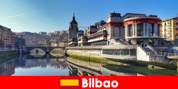 Recommander les excursions en bateau autour de la ville avec vue sur de nombreux sites touristiques de Bilbao en Espagne