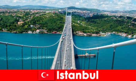 Istanbul avec sa mer, son Bosphore et ses îles est l'une des plus belles villes de Turquie